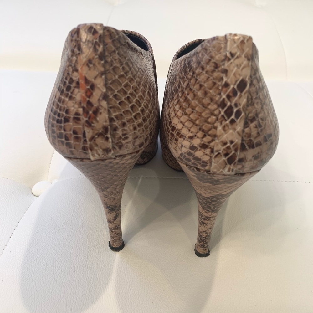 Stuart Weitzman Snake Effect Booties Sz 9 - image 5